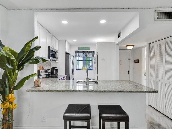 3060 HOLIDAY SPRINGS Boulevard, Unit 106, Margate, FL 33063
