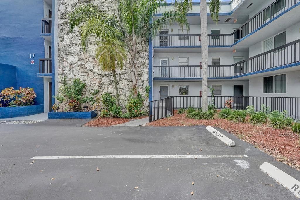 3060 Holiday Springs Boulevard, Unit 106, Margate, FL 33063 Photo
