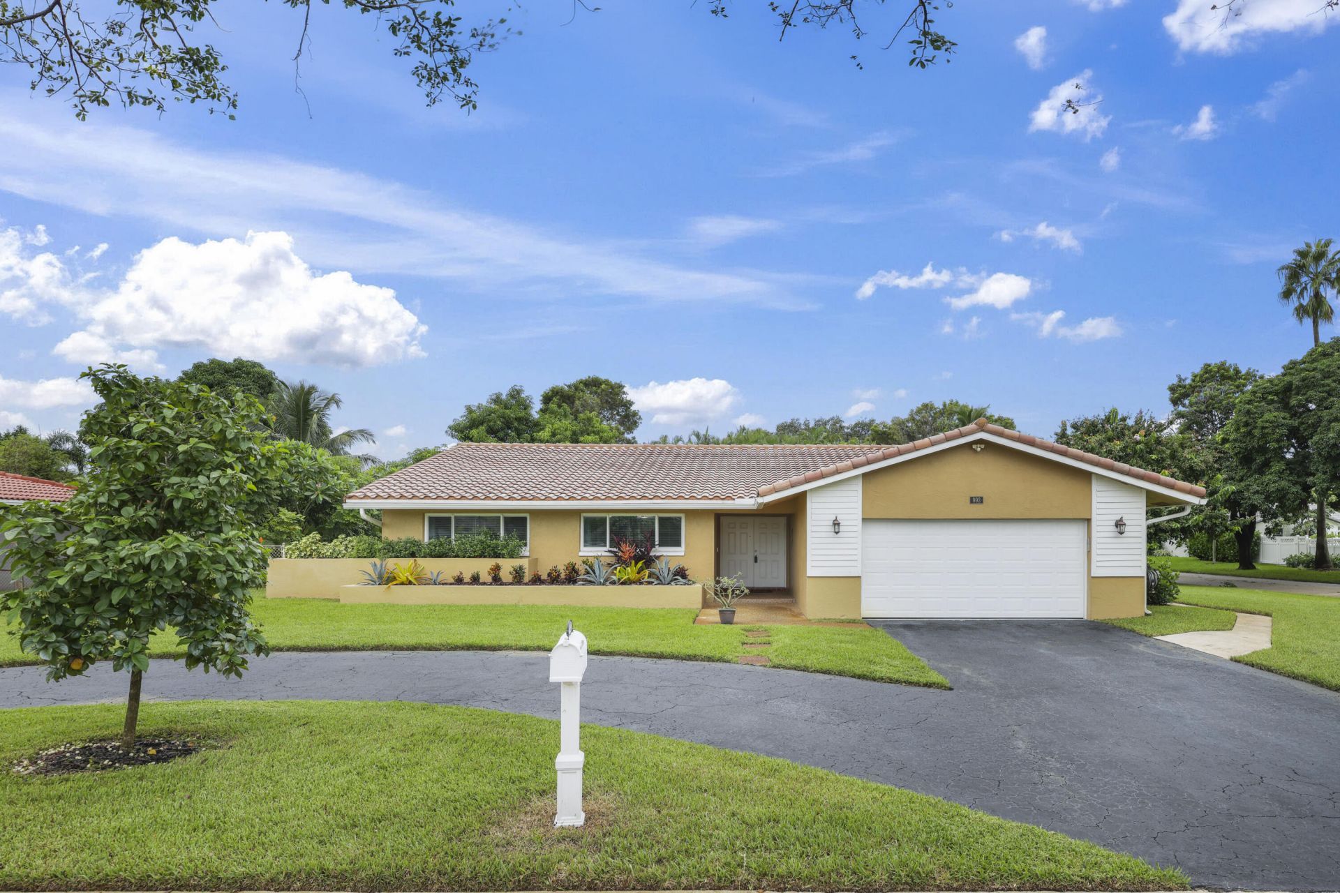 992 NW 83rd Drive, Coral Springs, FL 33071 Main Photo