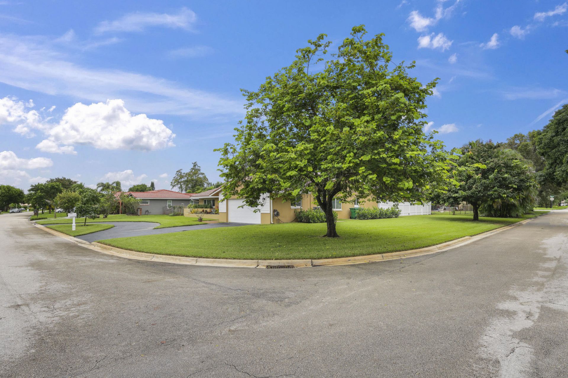 992 NW 83rd Drive, Coral Springs, FL 33071 Photo