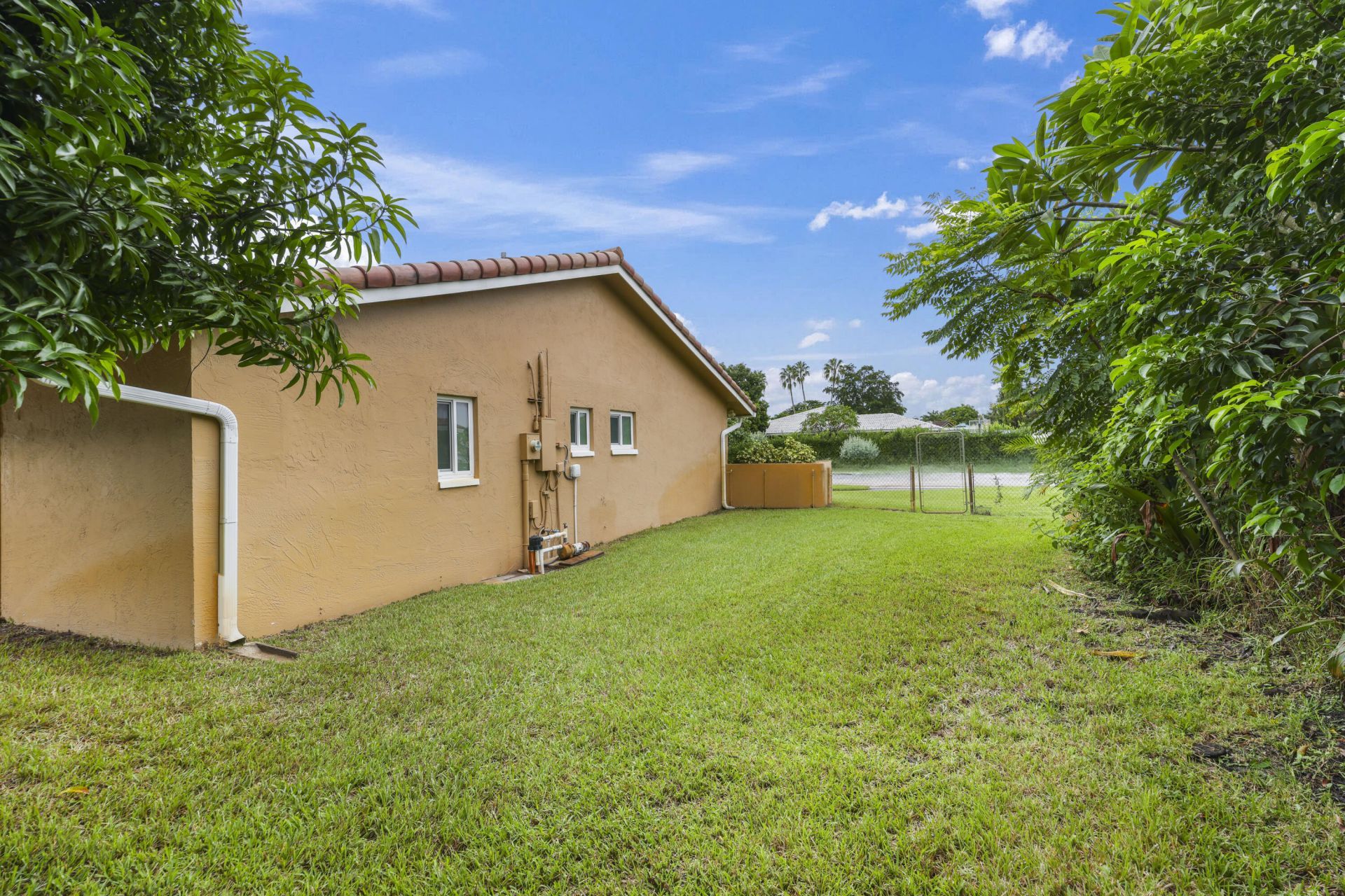 992 NW 83rd Drive, Coral Springs, FL 33071 Photo