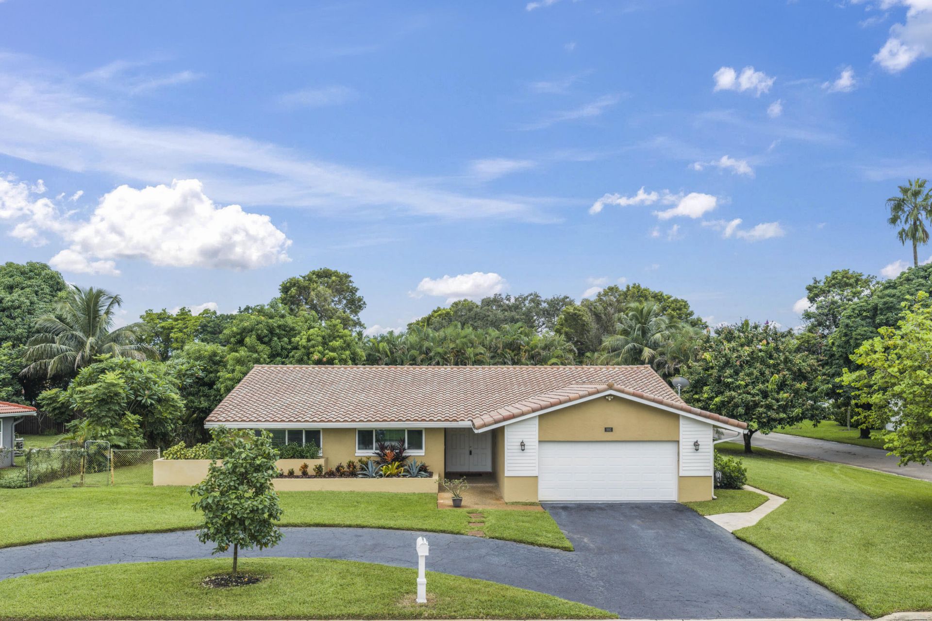 992 NW 83rd Drive, Coral Springs, FL 33071 Photo