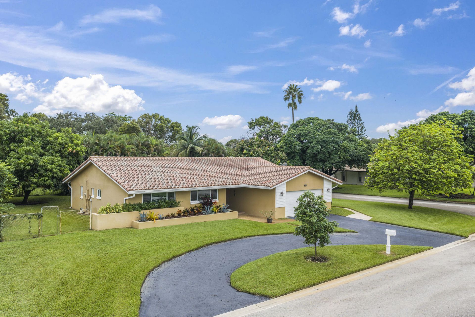992 NW 83rd Drive, Coral Springs, FL 33071 Photo