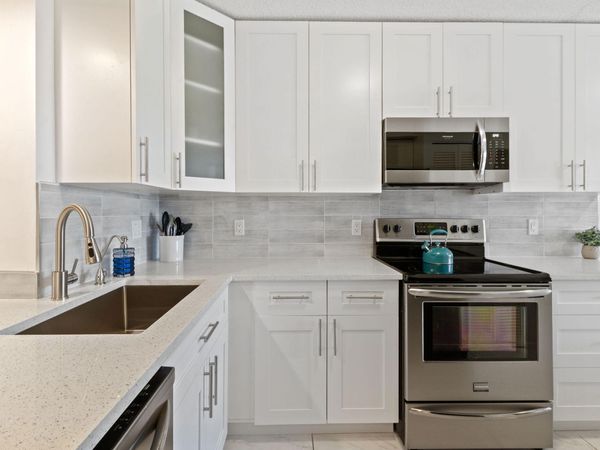 5380 CEDAR LAKE Drive, Unit 304, Boynton Beach, FL 33437