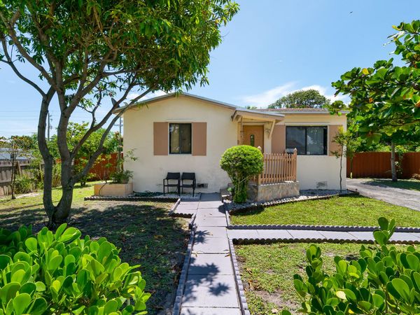 146 SE 5TH Avenue, Boynton Beach, FL 33435