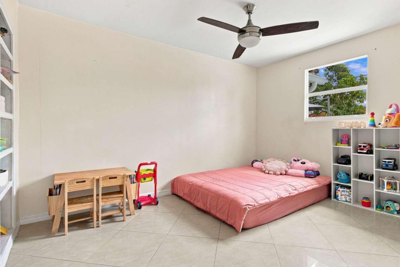 7640 Sunset Strip, Sunrise, FL 33322 Photo