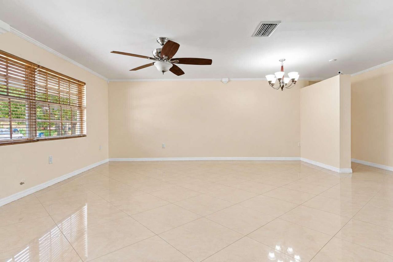 7640 Sunset Strip, Sunrise, FL 33322 Photo