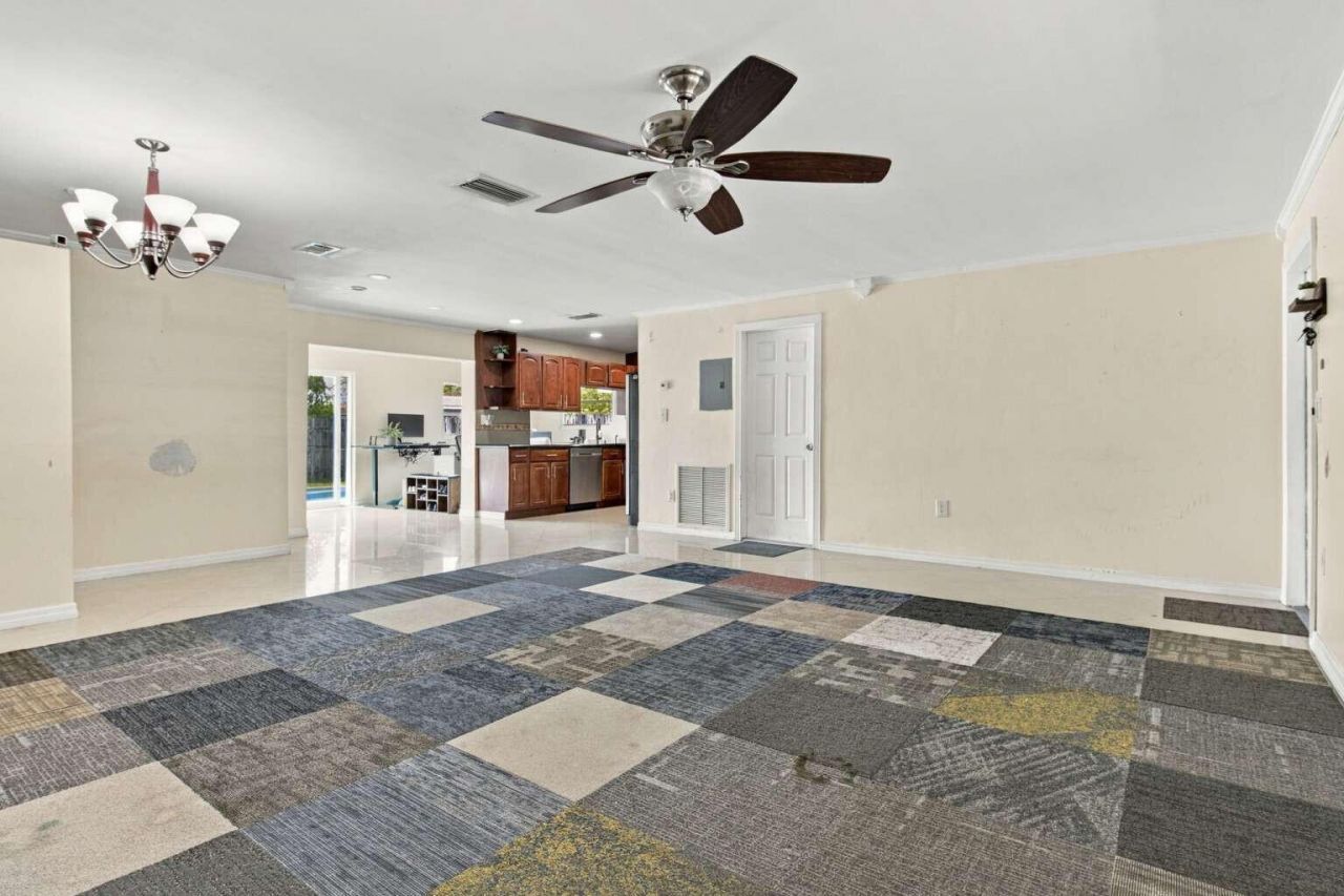 7640 Sunset Strip, Sunrise, FL 33322 Photo