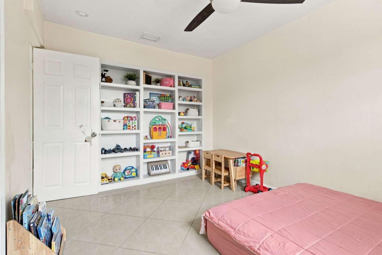 7640 Sunset Strip, Sunrise, FL 33322 Photo