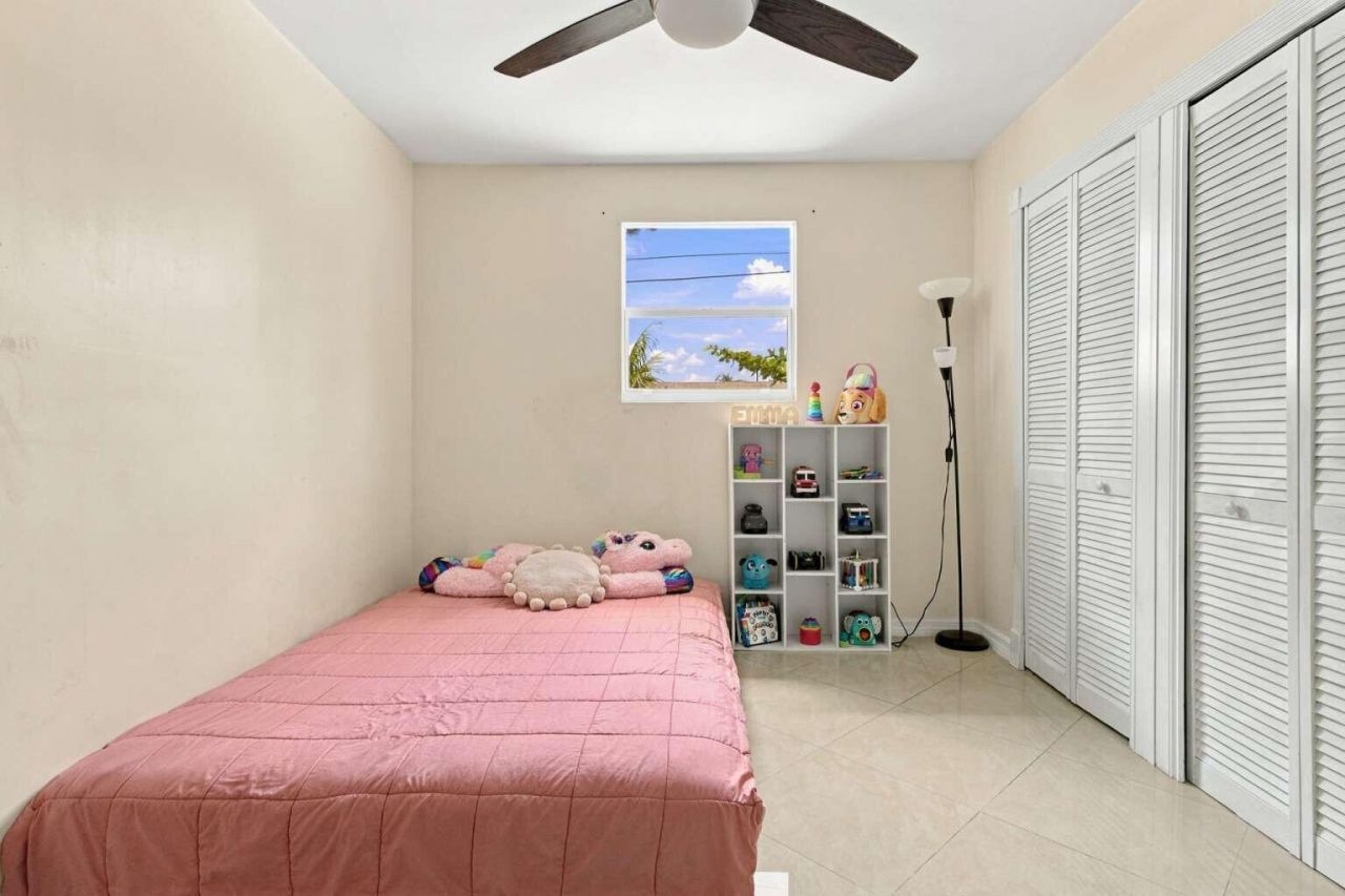 7640 Sunset Strip, Sunrise, FL 33322 Photo