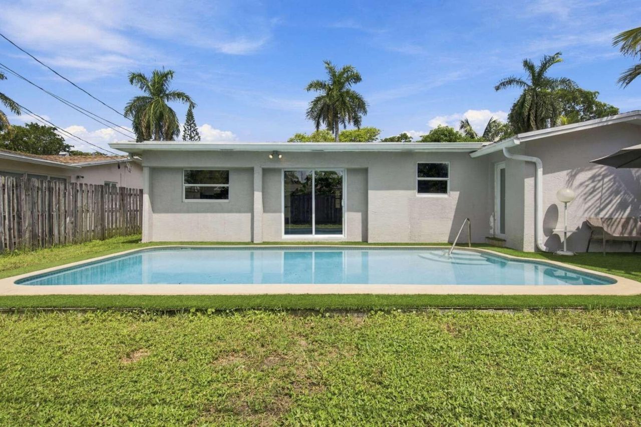 7640 Sunset Strip, Sunrise, FL 33322 Photo