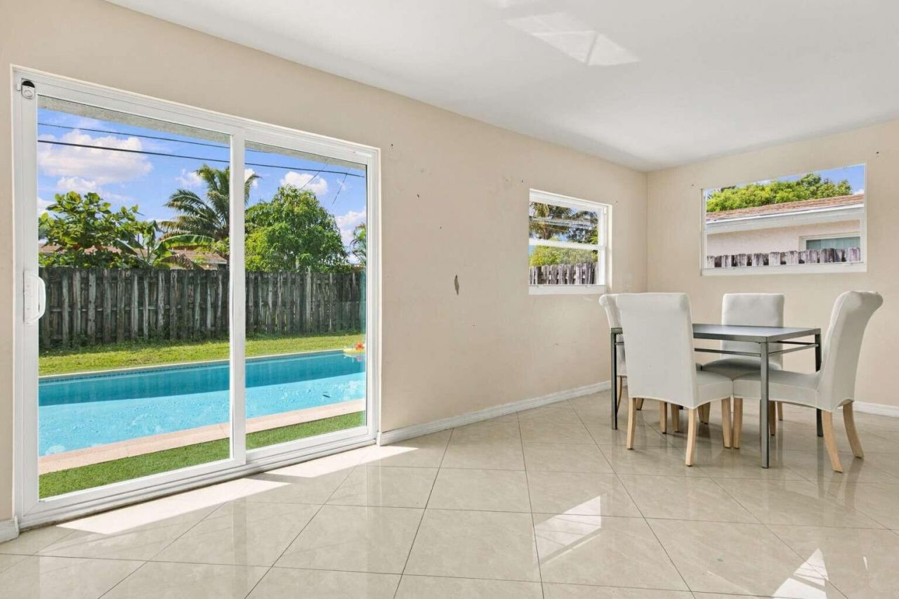 7640 Sunset Strip, Sunrise, FL 33322 Photo