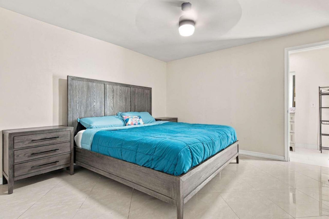 7640 Sunset Strip, Sunrise, FL 33322 Photo