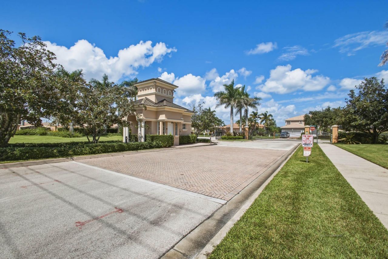 1251 SE Illusion Isle Way, Stuart, FL 34997 Photo