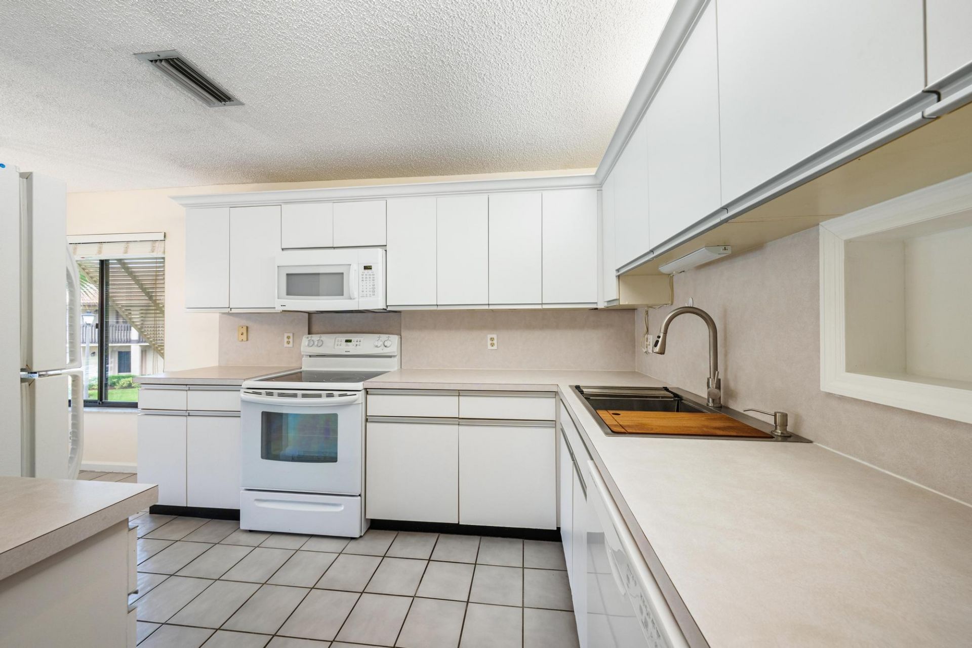 10101 Mangrove Drive, Unit 201, Boynton Beach, FL 33437 Photo