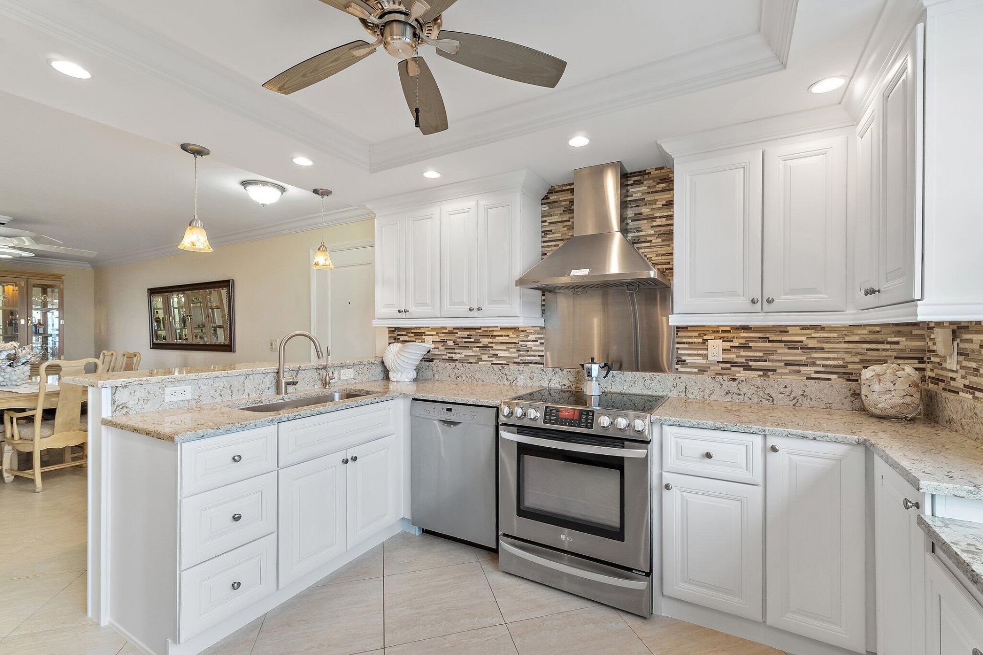 911 Ocean Drive, Unit 506, Juno Beach, FL 33408 Photo