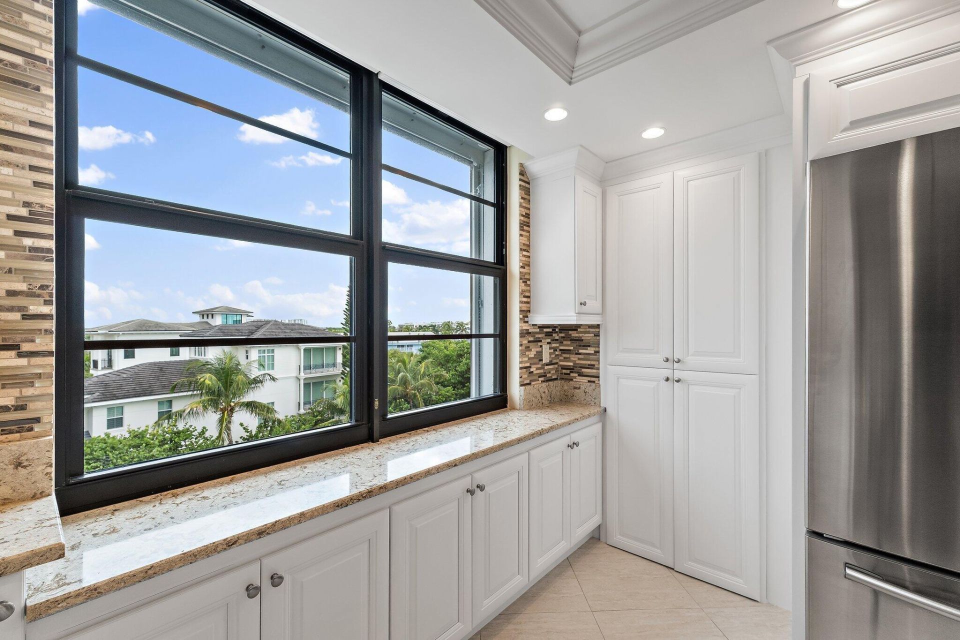 911 Ocean Drive, Unit 506, Juno Beach, FL 33408 Photo
