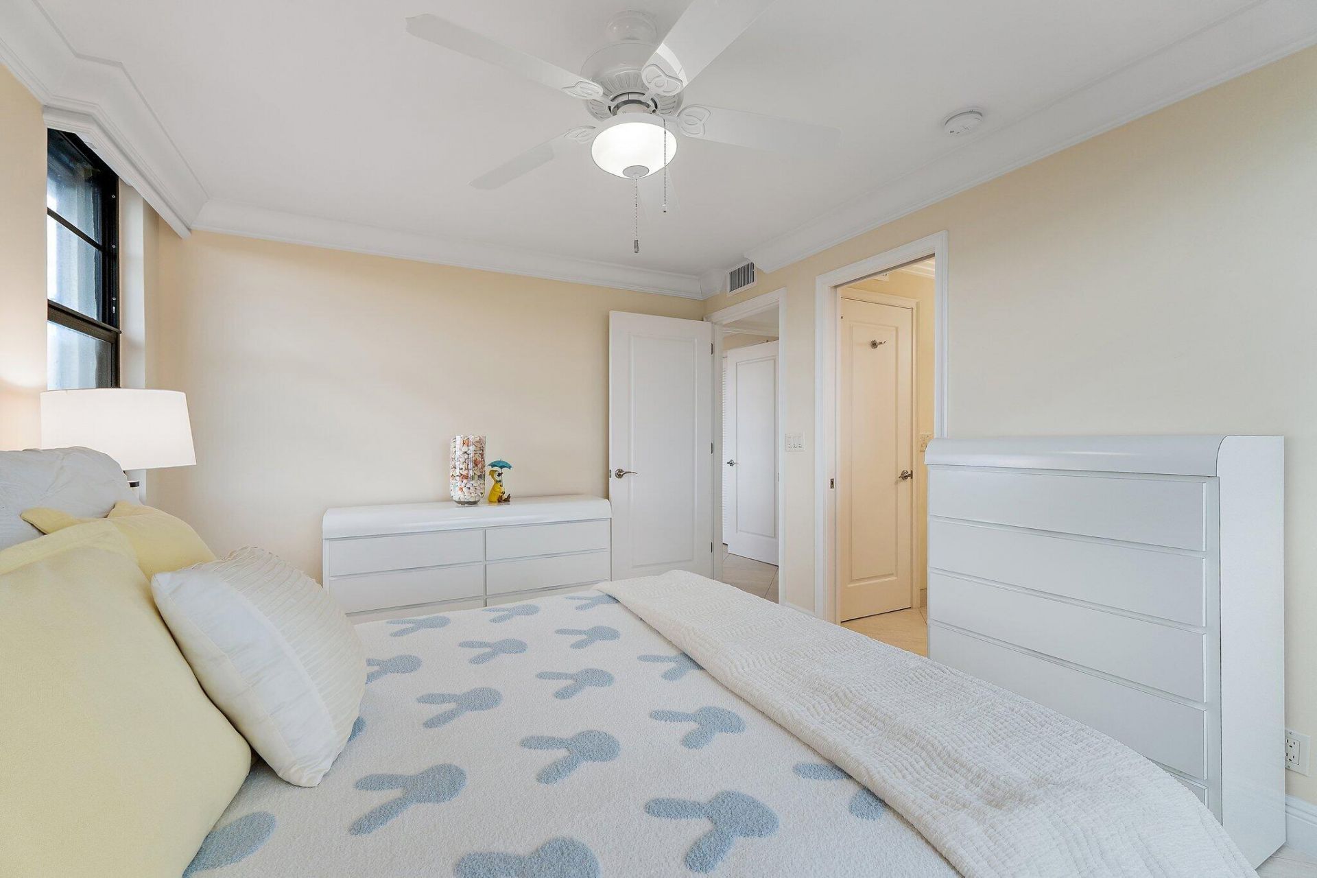 911 Ocean Drive, Unit 506, Juno Beach, FL 33408 Photo