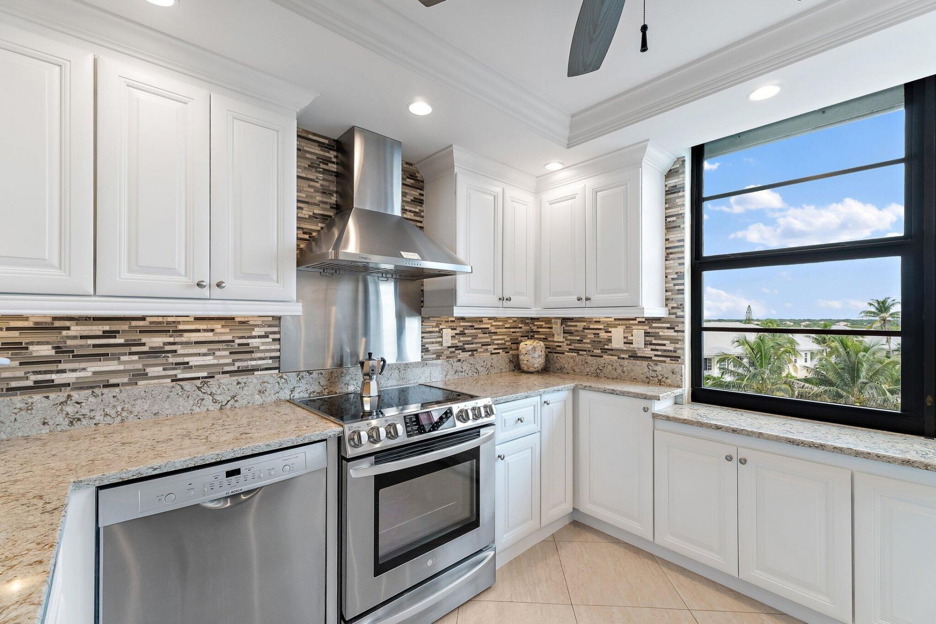 911 Ocean Drive, Unit 506, Juno Beach, FL 33408 Photo