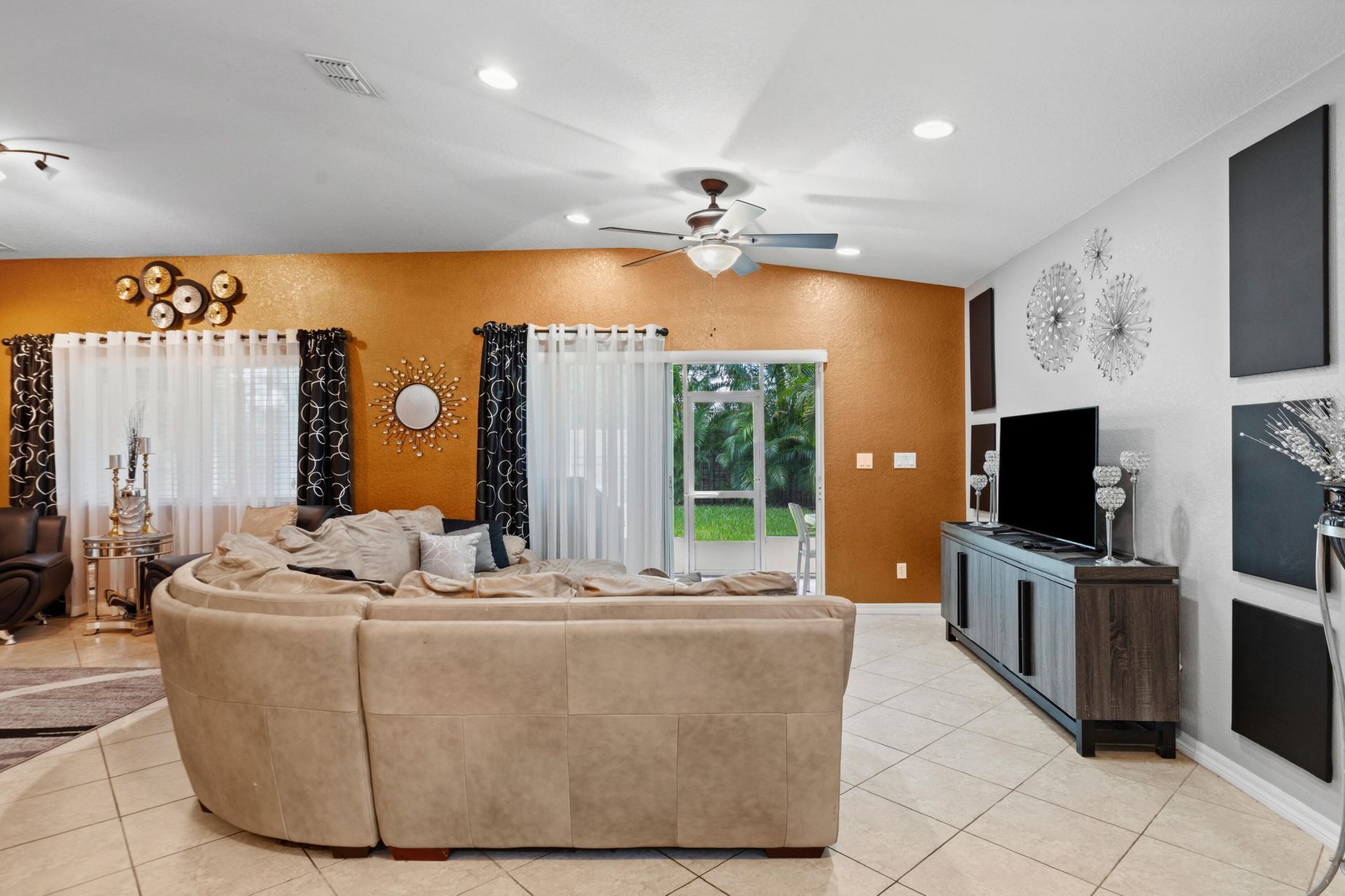 1952 SW Jamesport Drive, Port Saint Lucie, FL 34953 Photo