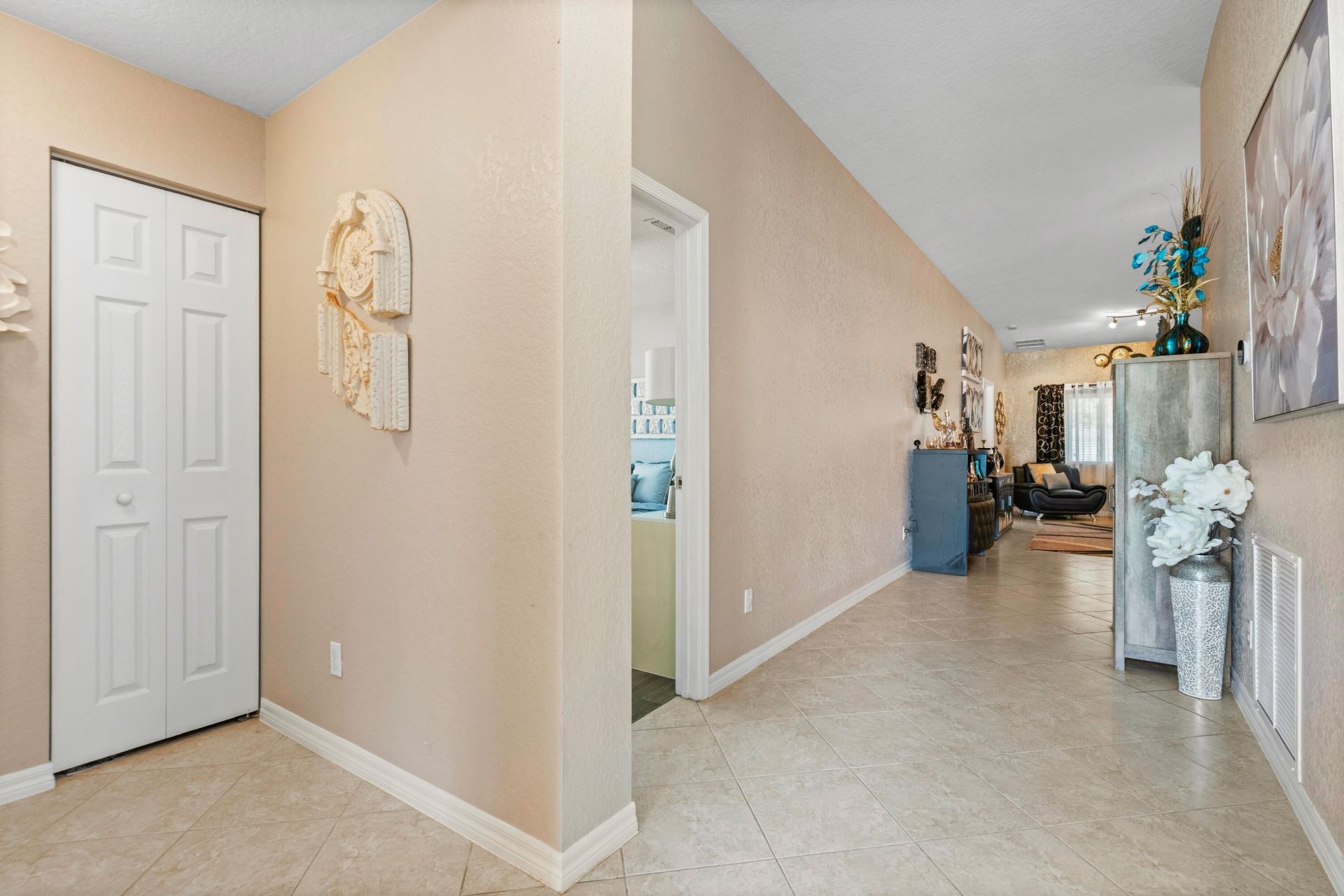1952 SW Jamesport Drive, Port Saint Lucie, FL 34953 Photo