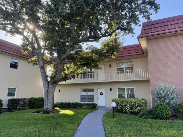 94 Spring Lake Drive, Vero Beach, FL 32962