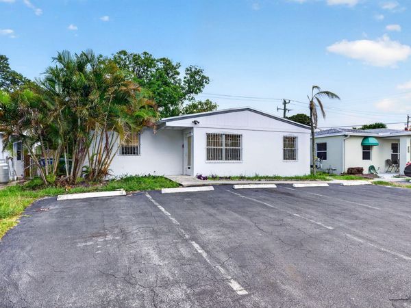 130 NE 51ST Street, Oakland Park, FL 33334