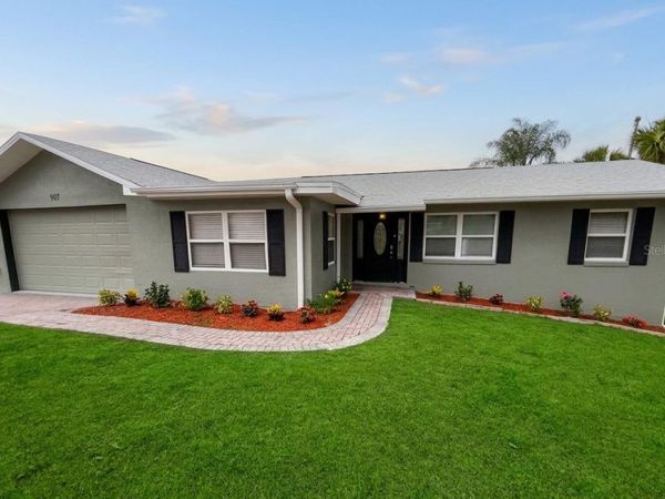 907 VALENTINA DRIVE , DUNDEE, FL 33838