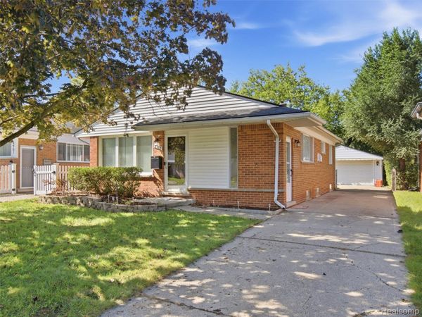 8919 Louise Street , Livonia, Mi 48150