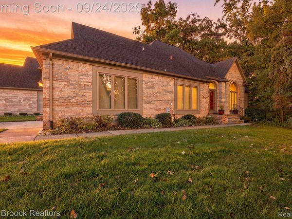 24585 Edgewood Drive, Novi, Mi 48374
