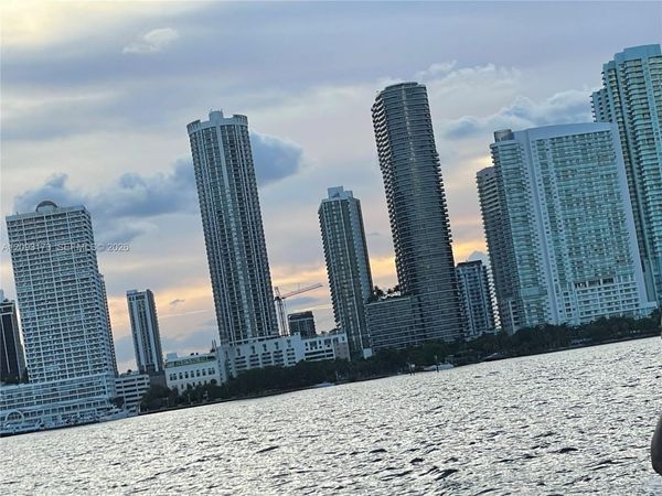 1750 N Bayshore Dr, Unit 2810, Miami, FL 33132
