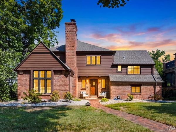 7747 Mohawk Place, Clayton, MO 63105