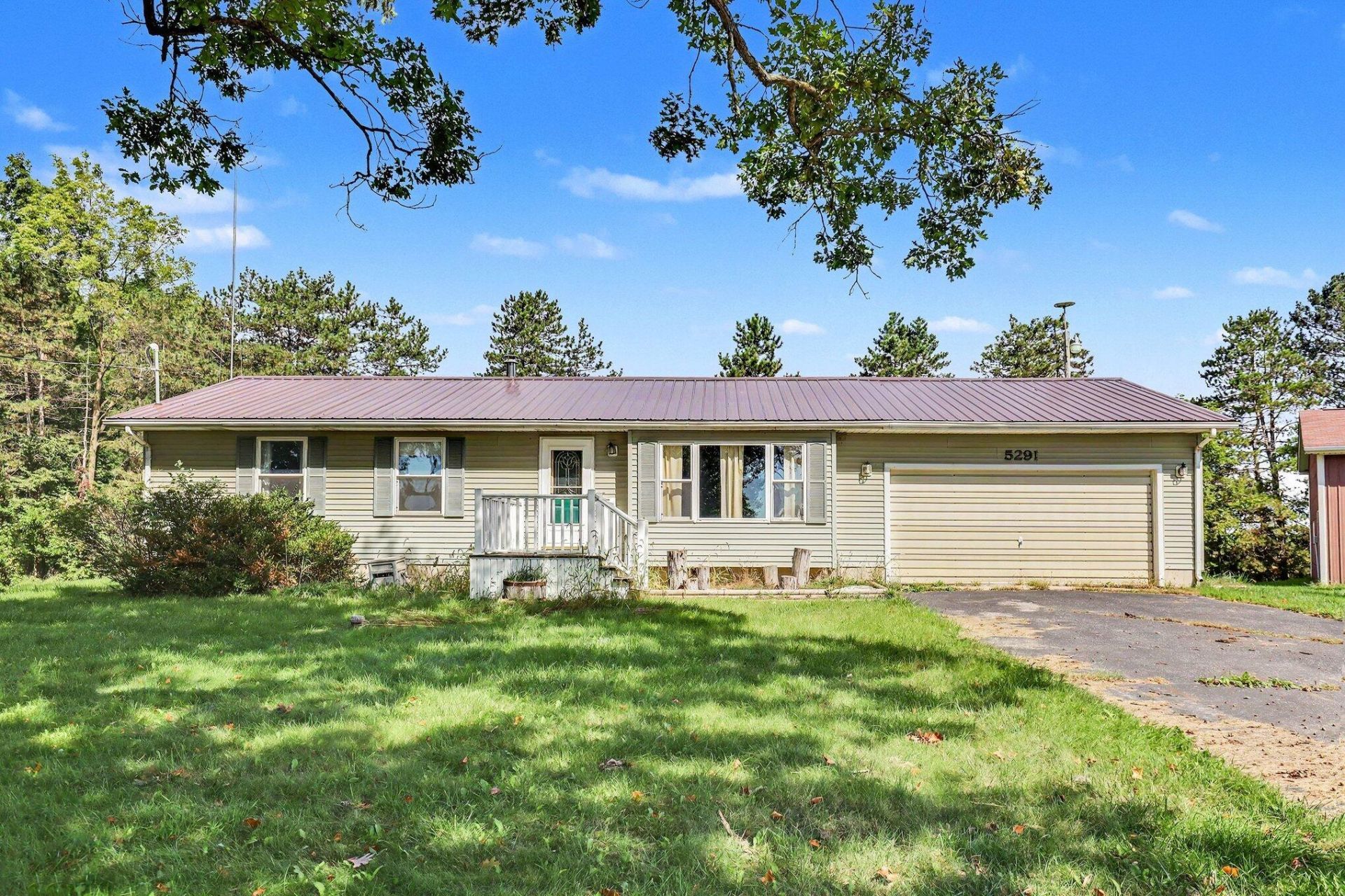 5291 Nickleplate Road, Ionia, MI 48846 Main Photo