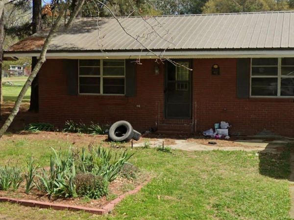 412 Logan St, Newport, AR 72112