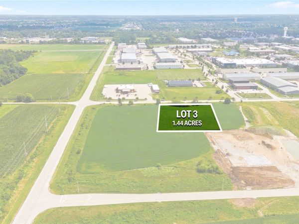 Lot 3 Stamy Road , Hiawatha, IA 52233