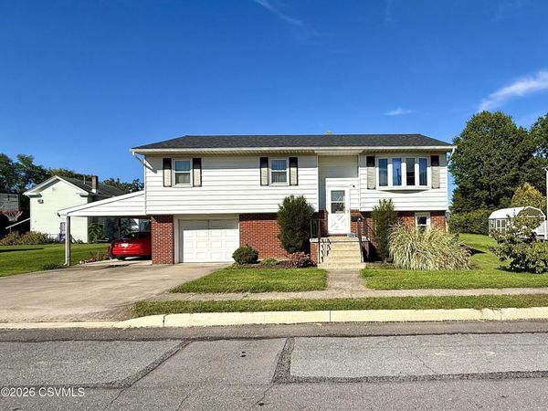 210 E WALNUT Street, Selinsgrove, PA 17870
