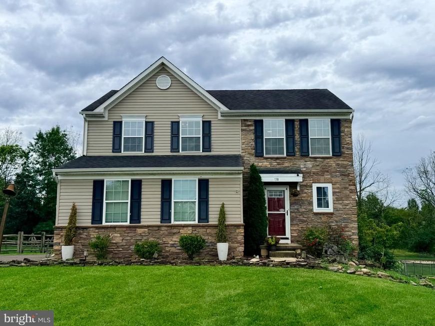 138 Meadowside Drive, Douglassville, PA 19518 Main Photo