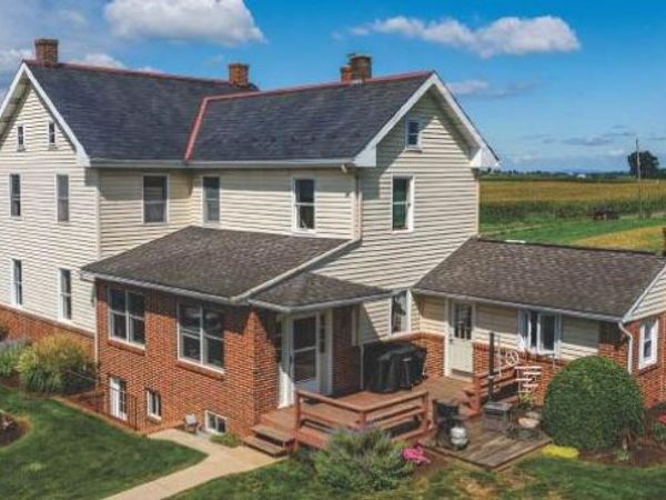 264 PARADISE LANE , RONKS, PA 17572
