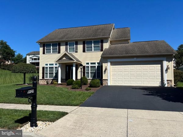 3929 TRAYER LANE , MECHANICSBURG, PA 17050