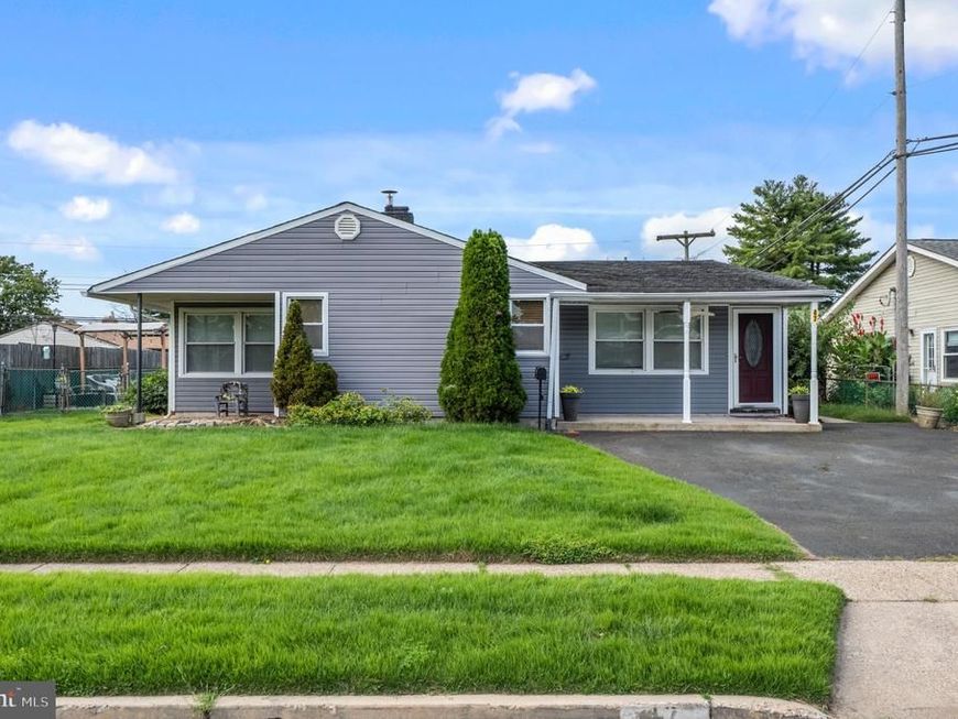 47 Glenwood Lane , Levittown, PA 19055 Main Photo