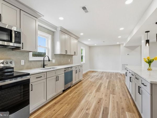 1090 HIGHLAND AVENUE, ABINGTON, PA 19001