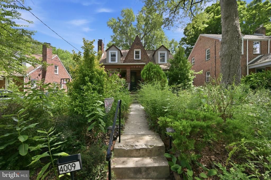 4009 TENNYSON ROAD , HYATTSVILLE, MD 20782