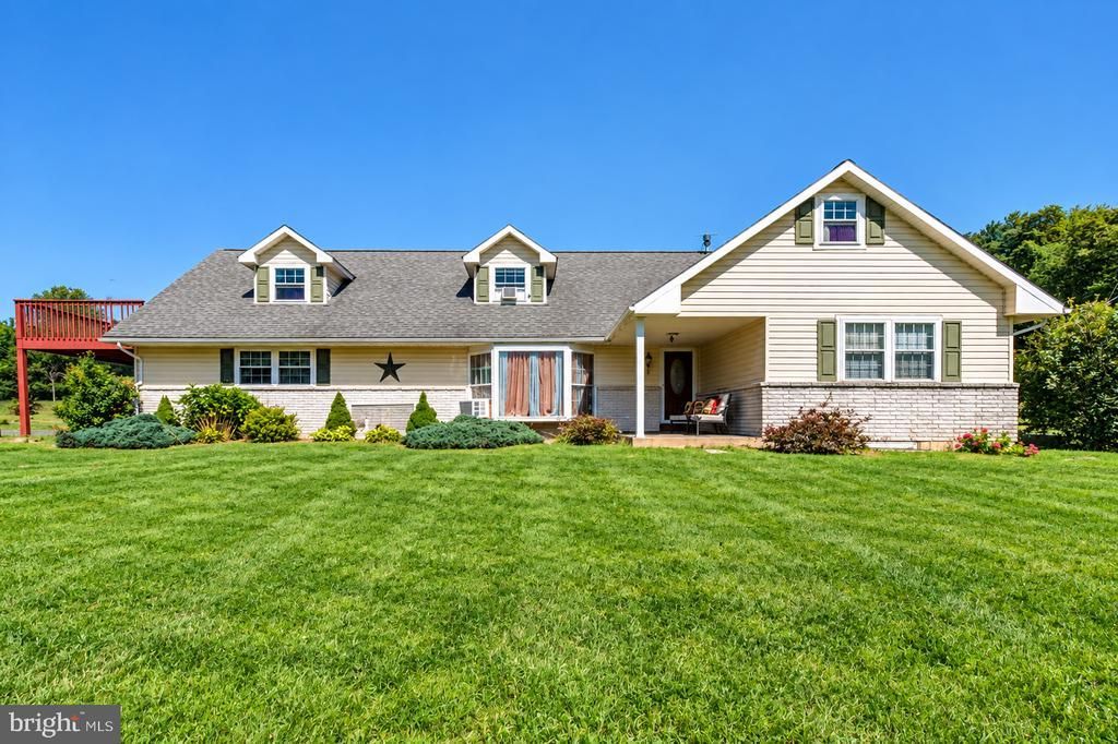 2415 STAGECOACH ROAD W, PALMERTON, PA 18071