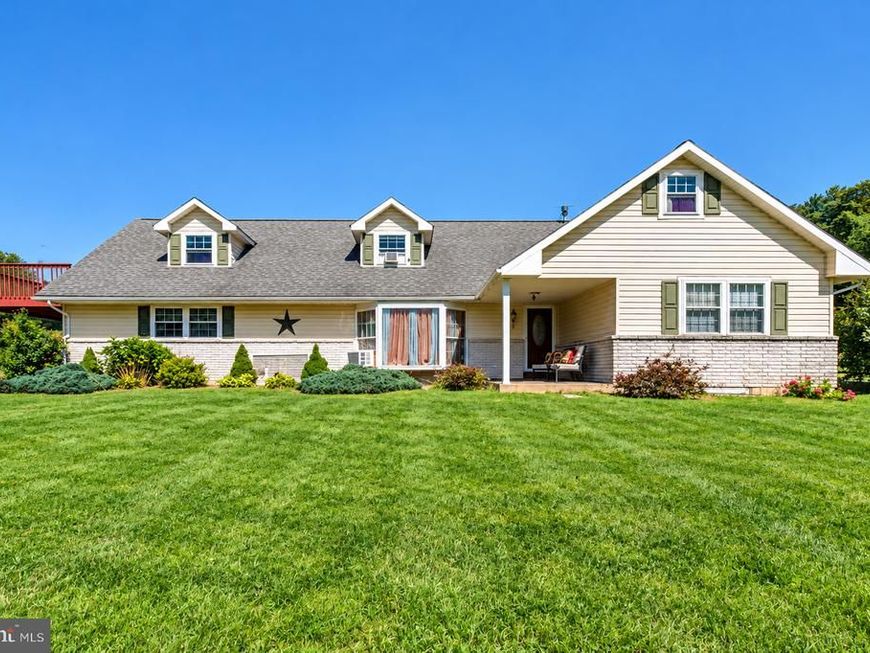 2415 Stagecoach Road W, Palmerton, PA 18071 Main Photo