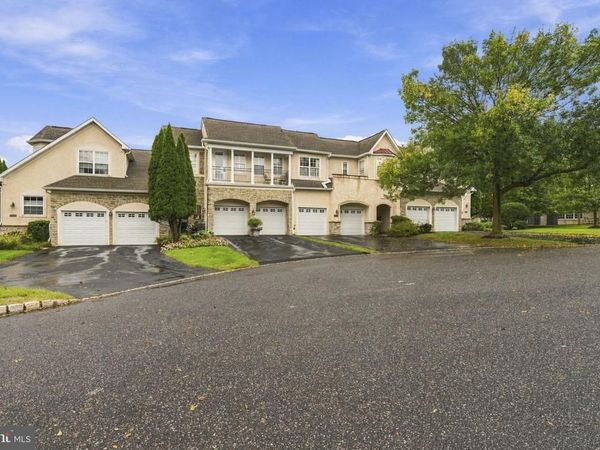 8 THREE OAK LANE, WEST CHESTER, PA 19382
