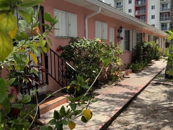1020 SW 5th St , Unit 3, Miami, FL 33130