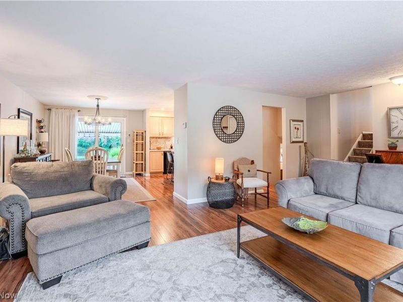 20566 Village Green Drive, Strongsville, OH 44149 Photo 10
