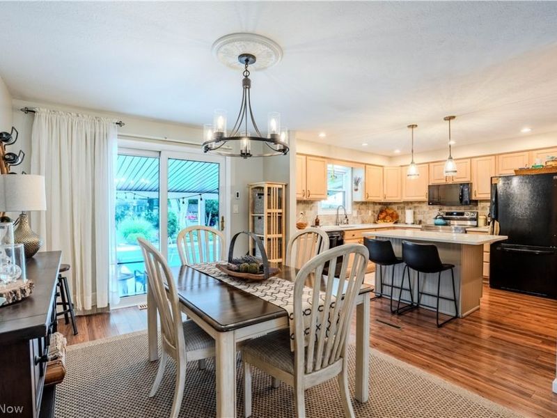 20566 Village Green Drive, Strongsville, OH 44149 Photo 13
