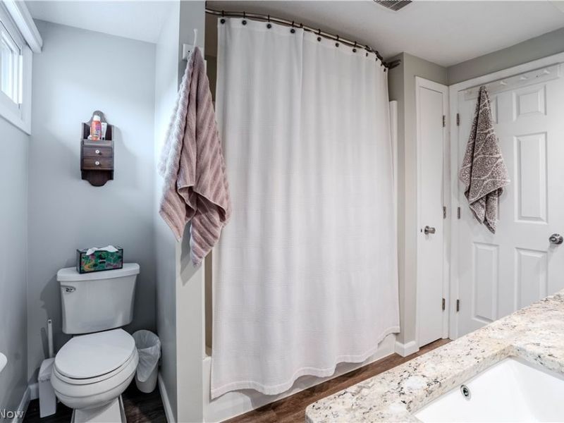 20566 Village Green Drive, Strongsville, OH 44149 Photo 25