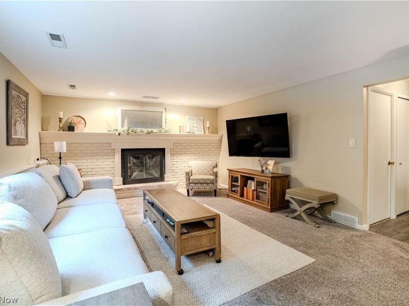 20566 Village Green Drive, Strongsville, OH 44149 Photo 29